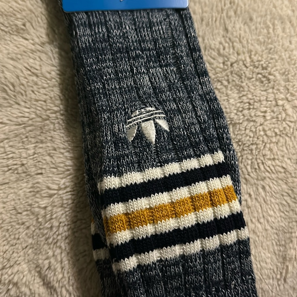 NWT! adidas – Stripe Rib Crew Socks
INDIGO/BLUE/CREAM WHITE SPACE - Picture 3 of 6
